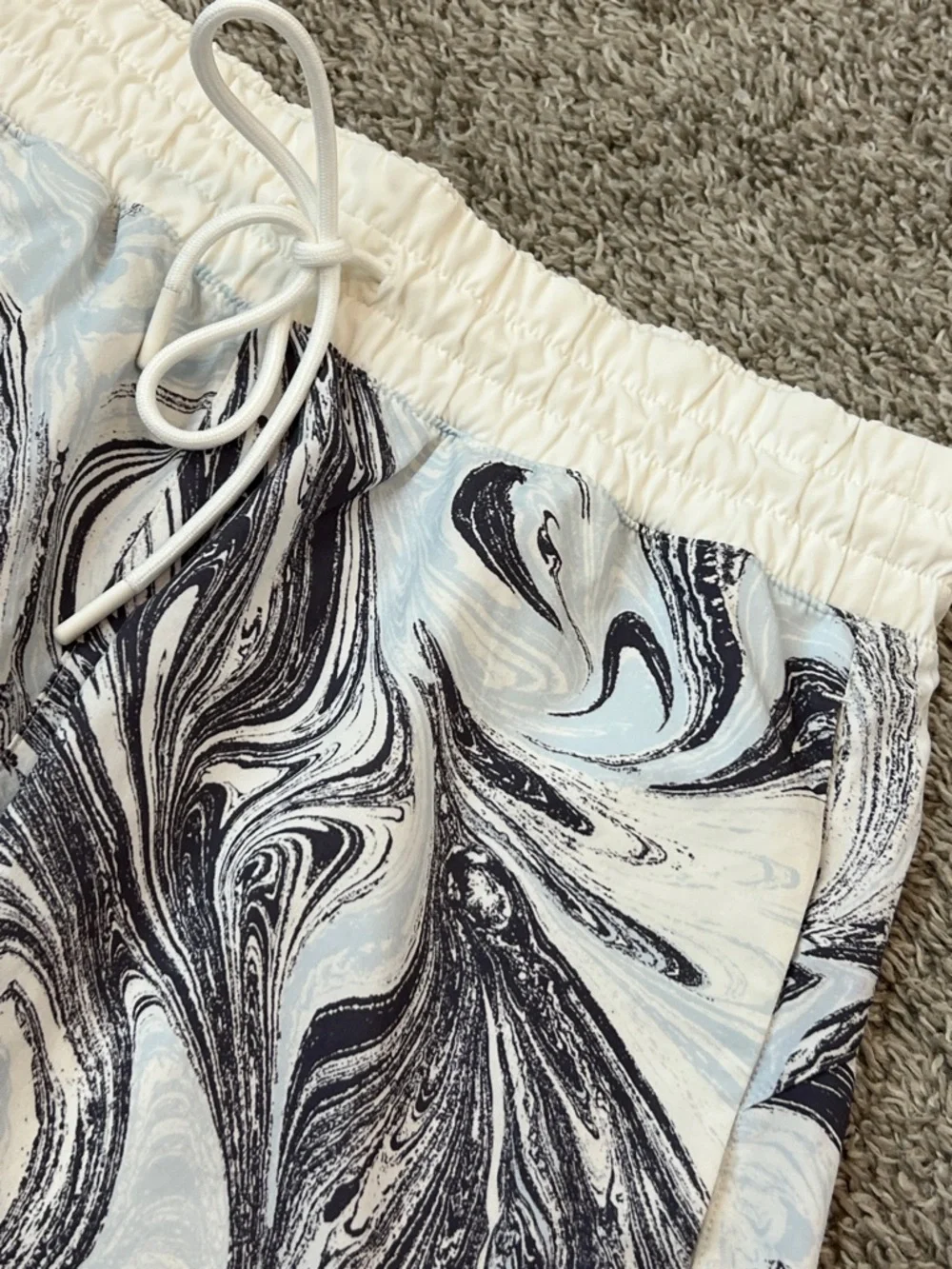 Athleta Marble Swirl Shorts XS Athletic Running‎ Pull On Activewear Pockets Gym